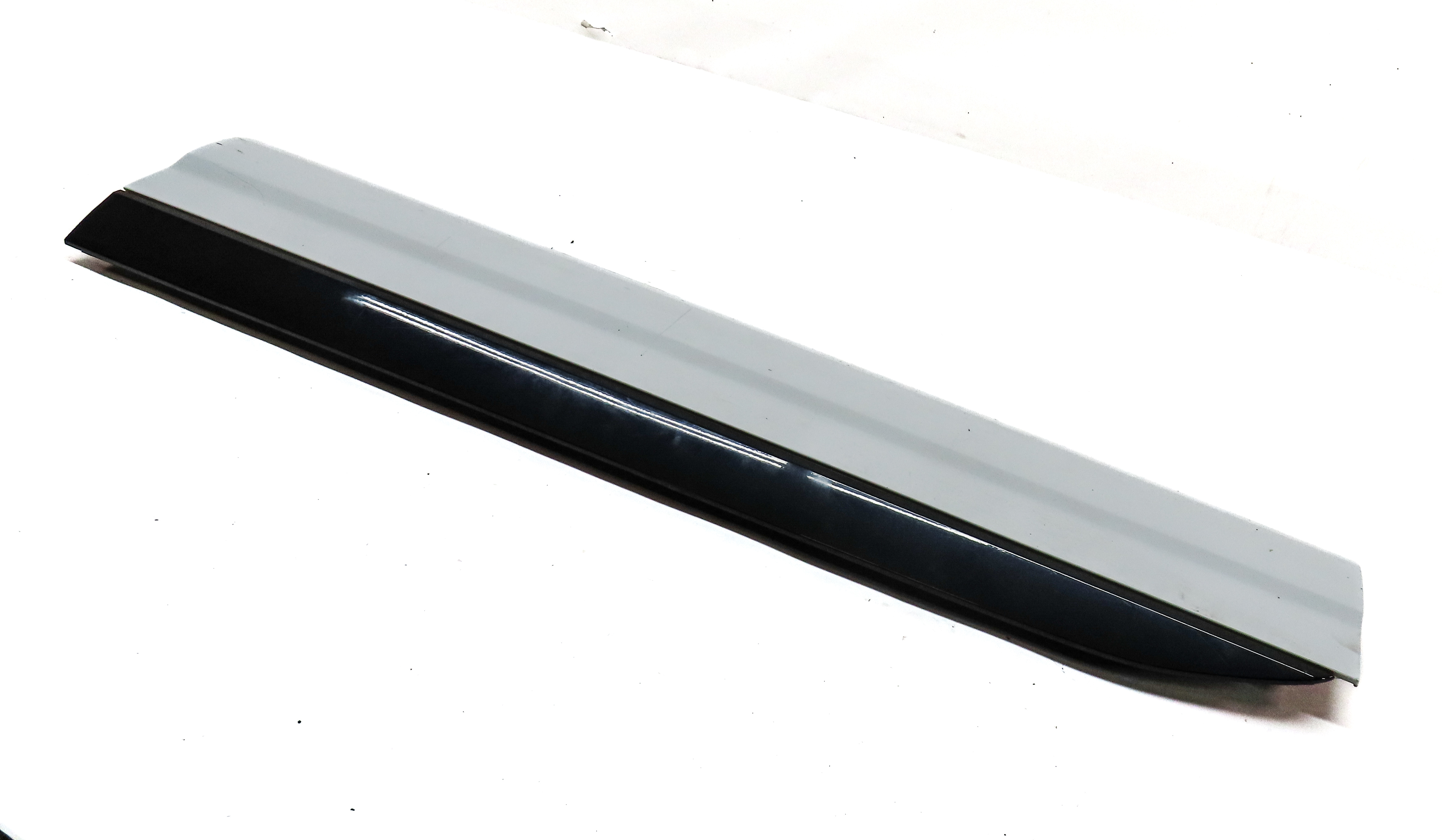 2017-2019 AUDI Q7 (4M) FRONT LEFT DRIVER LOWER DOOR MOULDING TRIM (White) — exact item pictured